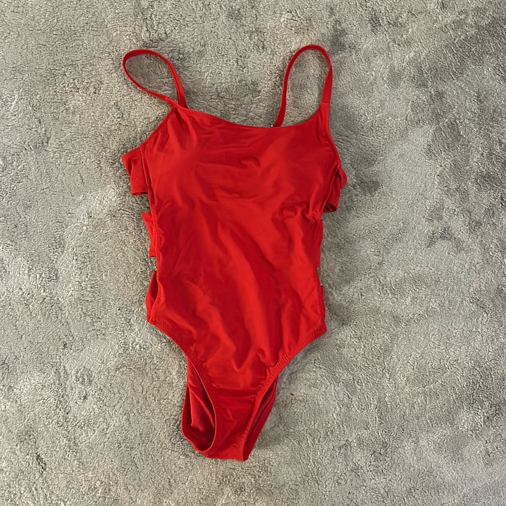 SHADE & SHORE RED ONE-PIECE WITH SIDE CUT OUTS